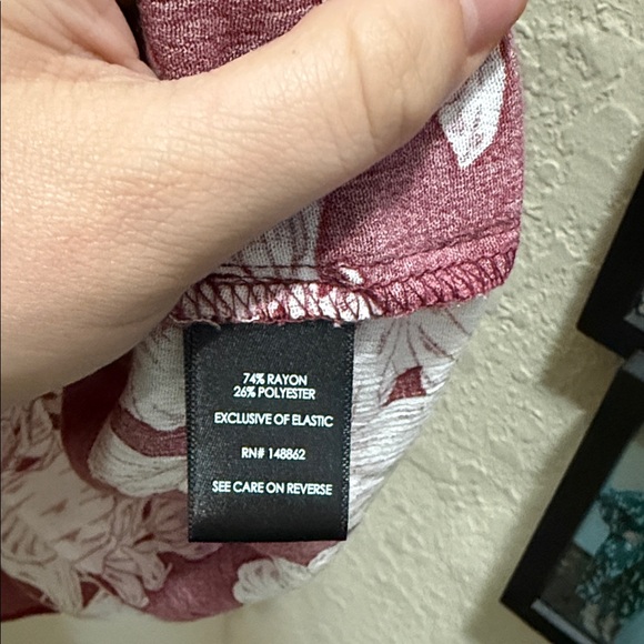 TORRID - Neon Tropics Maroon Babydoll Washable Gauze Smocked Tiered Top - Picture 7 of 7